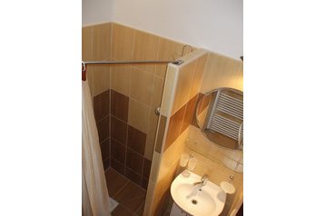 Slovacia Privát Moča, Exteriorul